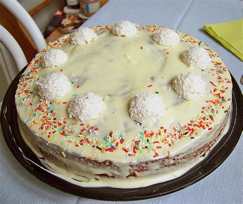 Die weiße schokolade im wasserbad schmelzen, die butter einrühren. Raffaello - Kuchen (Rezept mit Bild) von alina1st ...