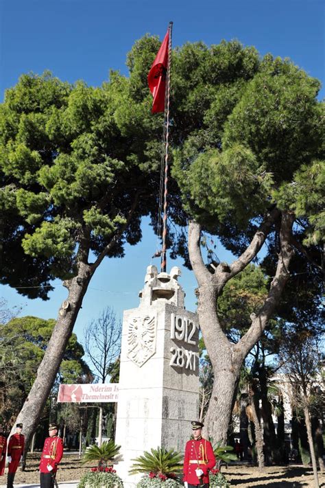 kremtohet në vlorë 110 vjetori i shpalljes së pavarësisë së shqipërisë