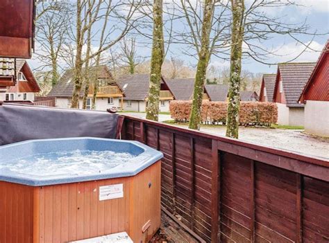 Hengar Manor Country Park In Bodmin North Cornwall Hot Tub Lodges