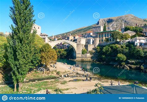 Bosnia Herzegovina Puente En Mostar Foto De Archivo Editorial Imagen