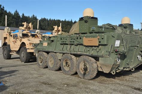 Army Equips Stryker Unit With New Communications