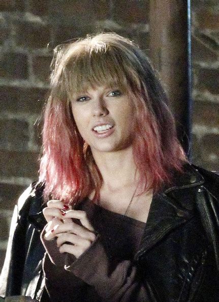 Taylor Swift Gets Pink Dipped Dyed Ends For New Video Fashion Trend Seeker