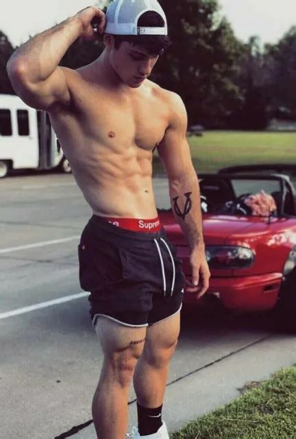 Shirtless Male Athletic Muscular Jock Beefcake Gym Frat Man Hunk Photo