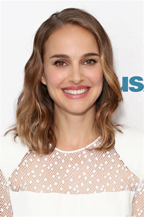 Natalie Portman S Short Hairstyle Will Make You Do A Double Take