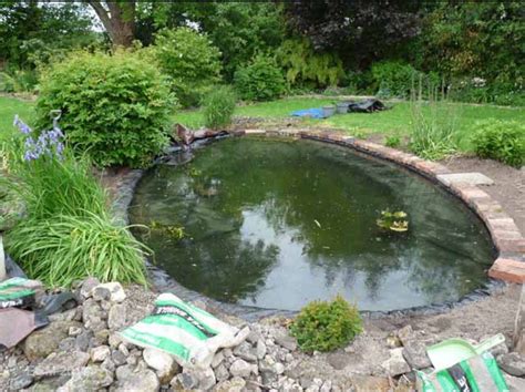 Garden Pond With Brick Edge Backyard Garden Design Backyard Garden Pond