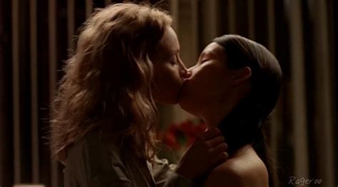 Lucy Liu Kissing