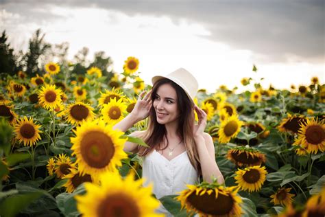 Women, flowers, field, smiling, flower, sunflower, agriculture, meadow, 1920x1200 px, produce, land plant, flowering plant, . Wallpaper : smiling, sunflowers, hat, plants, women ...