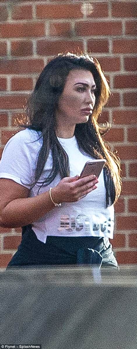 Lauren Goodger Shows Off Her Very Plump Pout On Instagram Daily Mail