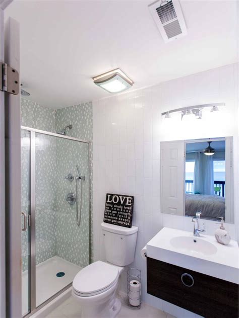 20 Small Bathroom Before and Afters | HGTV