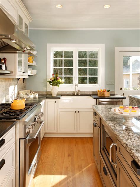 Beige makes the perfect kitchen wall color that's versatile with any style home. Kitchen Wall Color | Houzz