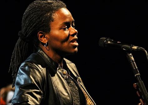 Tracy Chapman Becomes First Black Woman To Top Billboards Country