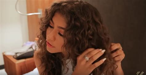Weave Zendaya Explains Extensions Weaves And Wigs Video