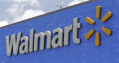 20 Year Old Sues Dicks Walmart Over New Gun Policies The Himalayan