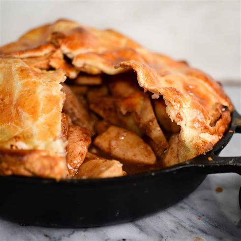The Ultimate Caramel Apple Pie Recipe Foodology Geek