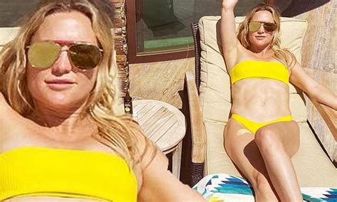 Kate Hudson Shows Off Her Killer Abs In A Yellow Bikini While Sunbathing With Bff Sophie Lopez