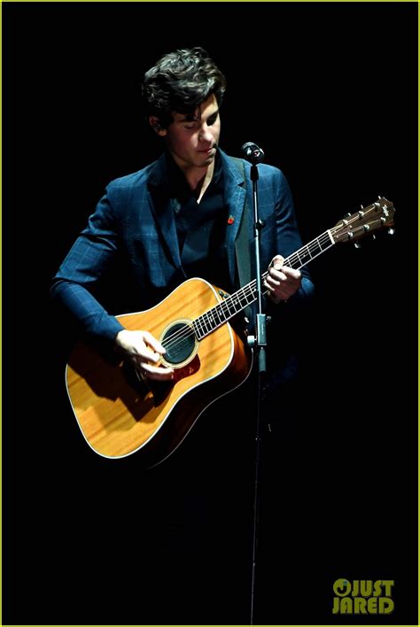 The tour began in amsterdam, netherlands at the ziggo dome on march 7, 2019, and concluded in mexico city, mexico at the palacio de los deportes on december 21, 2019. Shawn Mendes Performs 'There's Nothing Holdin' Me Back' at ...