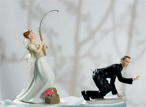 17 Hilarious Wedding Cake Toppers That Make Us Laugh