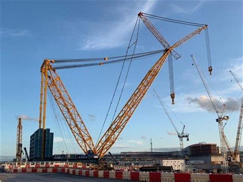 Worlds Largest Crane Set To Begin Work On Its First Project