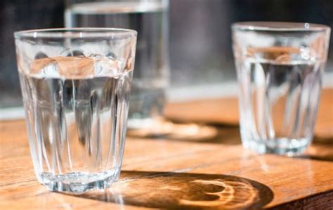 Six reasons why drinking water may help you lose weight. How to Lose Weight Fast By Drinking Water - Junac and Company
