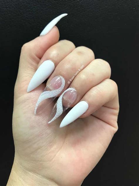 Decoración de uñas de marvel. 20+ Hermosas Diseños de Uñas en Blanco que te Encantarán