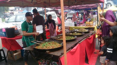 In malaysia, you can find this noodle dish in the market, or by the roadside. RemainUnknown522: Pasar Malam Diary, 7th February 2017