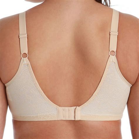 9 Smoothing Bras To Prevent Back Bulge