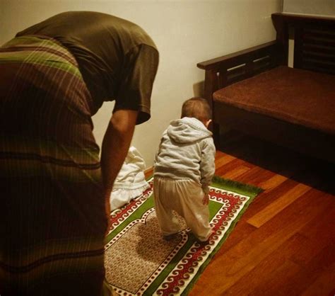 Solat dan sabar. sebab itulah didikan bermula dari kecil. TIPS DIDIK ANAK JADI HEBAT! Ibu Ayah Perlu Mainkan Peranan.