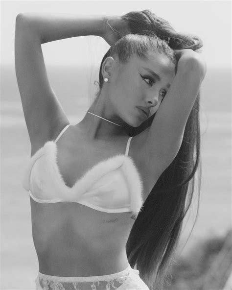 Top 15 Ariana Grande Bikini Pictures
