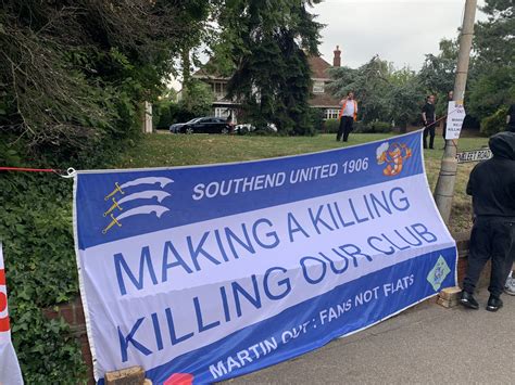 Ultras Design on Twitter: "Southend United lads once again protesting