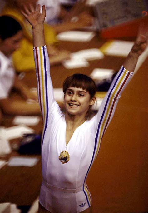 Romanian athlete nadia comăneci is credited for being the first female gymnast to score a perfect 10 in the history of olympics. Crónicas desde Tribuna: Nadia Comaneci, eternamente perfecta