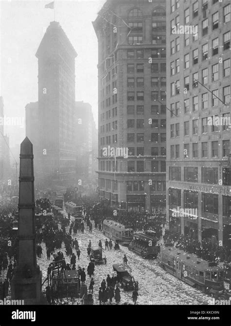 Armistice Day Flatiron Building Stock Photo Alamy