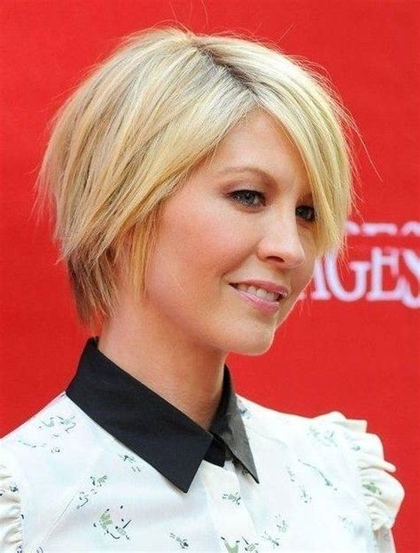 20 Trendy Short Hairstyles For Thick Hair Popular Haircuts