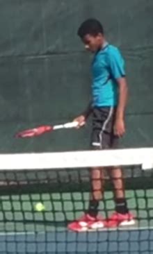 Felix auger aliassime hosts roger federer in a atp halle game, certain to entertain all tennis fans. Félix Auger-Aliassime - Wikipedia