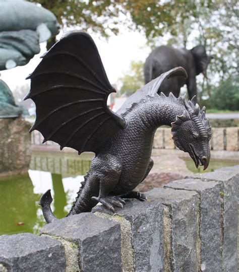 Join facebook to connect with denis taché and others you may know. Bronzeskulptur Drache mit gespreizten Flügeln ...