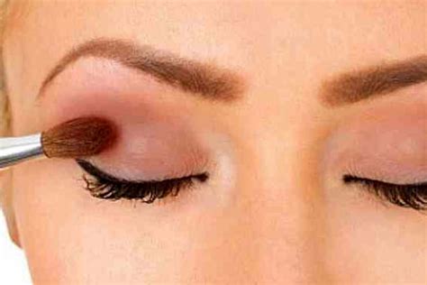 10 Brilliant Make Up Tips For Deep Set Eyes Do It Gracefully Hergamut