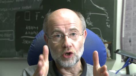 Prof.Dr.Harald Lesch: Das Higgs-Feld ist nicht hier im Raum - YouTube