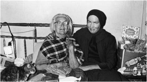 Grey gardens made quite a splash on its initial release, and not always in a good way. "Little Edie," Jackie Kennedy's cousin, was a model and ...