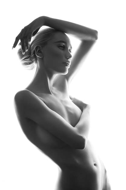 Premium Photo Graceful Art Nude Girl Blonde Erotic Posing Clean