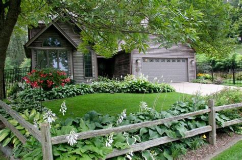 The design is simple, matched the cottage style of content and would. Housie Inspiration: Classic & Casual Split Rail Fences ...
