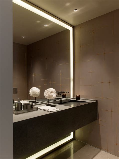That's why it's important to have great mirror lighting, which make small and large tasks easier to manage, especially in the morning when time is sparse. How To Pick A Modern Bathroom Mirror With Lights
