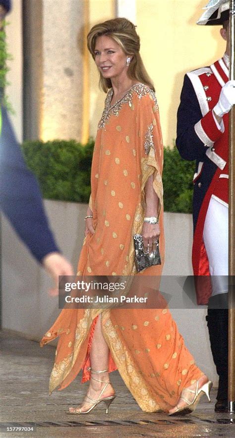 Queen Noor Of Jordan Attends A Gala Dinner At The El Pardo Royal Photo Dactualité Getty Images