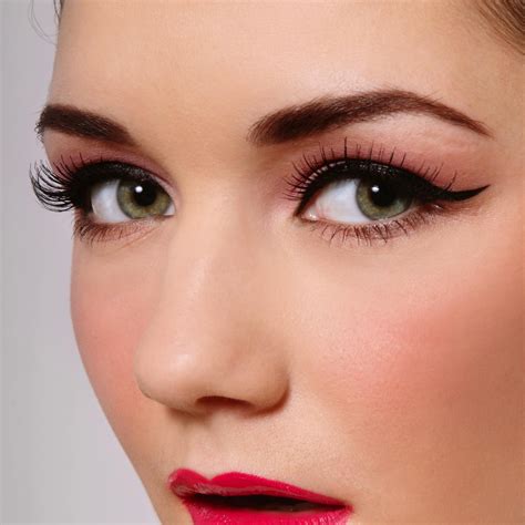 25 How Tos For Creating The Perfect Cat Eye
