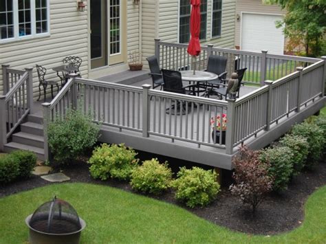 Check out these 15+ amazing floating deck landscaping ideas to inspire you to add pizzazz and but surfing the web for floating deck landscape design ideas, i quickly went a bit down a rabbit hole. Simple Landscaping around Deck Small Landscaping around ...