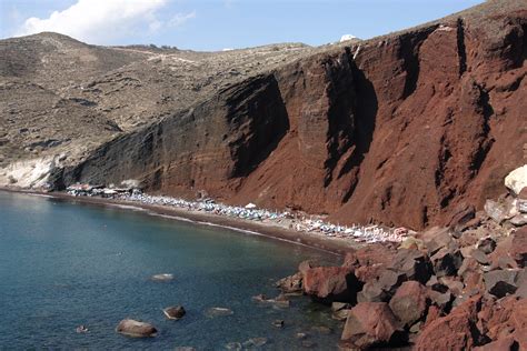 File:Santorini red beach.jpg - Wikimedia Commons