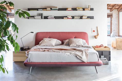 Un letto comodo e moltopileaun letto comodo e molto naturale per una camera rilassante.5. Come arredare una camera da letto moderna: 38 idee di tendenza