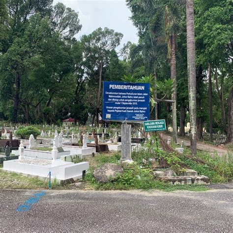 Pejabat tanah / daerah kecil tangkak. Tanah Perkuburan Mahmoodiah - Johor Bahru, Johor