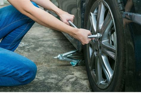 Step By Step Guide On How To Change A Tyre
