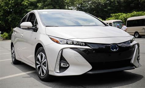 Research the 2020 toyota prius prime with our expert reviews and ratings. 2017 Toyota Prius Prime Plug-In Hybrid Drive - Review - Car and Driver