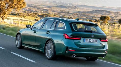 Bmw Says Not Many Owners Know About A Wagons Opening Tailgate Window