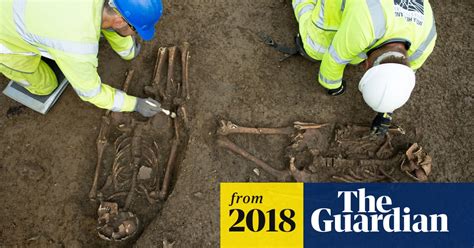 Archaeologists In Cambridgeshire Find Graves Of Two Men With Legs